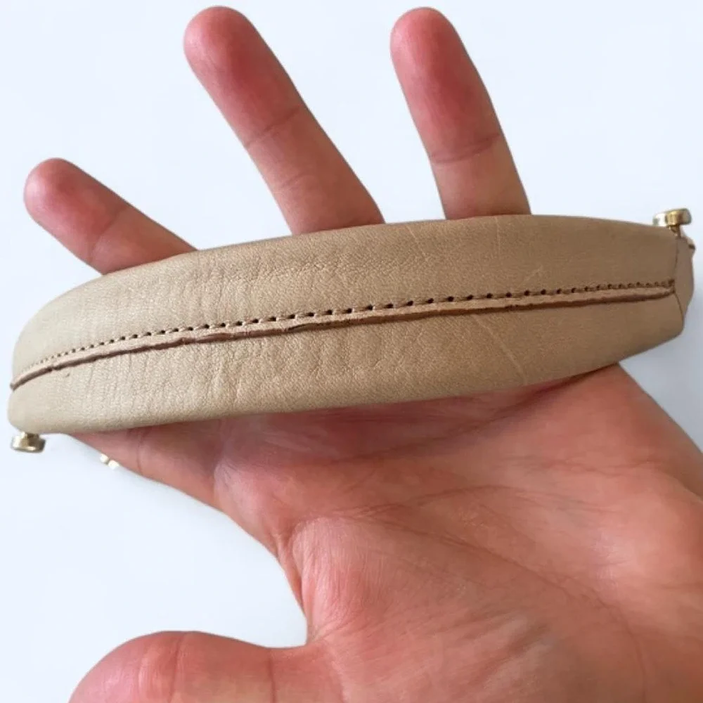 Cream leather vintage shoulder bag with gold hardware by Liz Claiborne